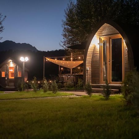 Glamp In Style Pods Resort ブラン エクステリア 写真
