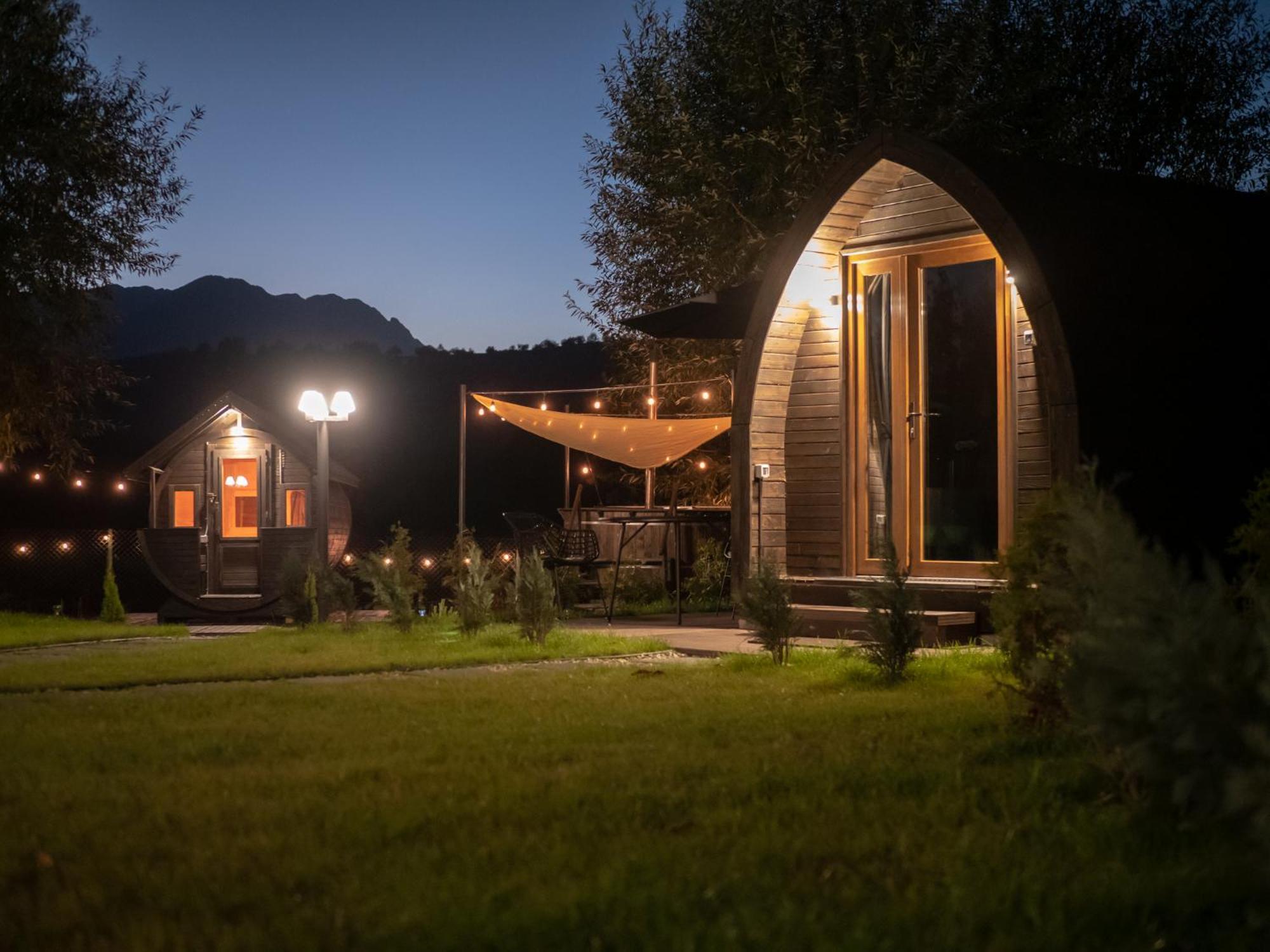Glamp In Style Pods Resort ブラン エクステリア 写真