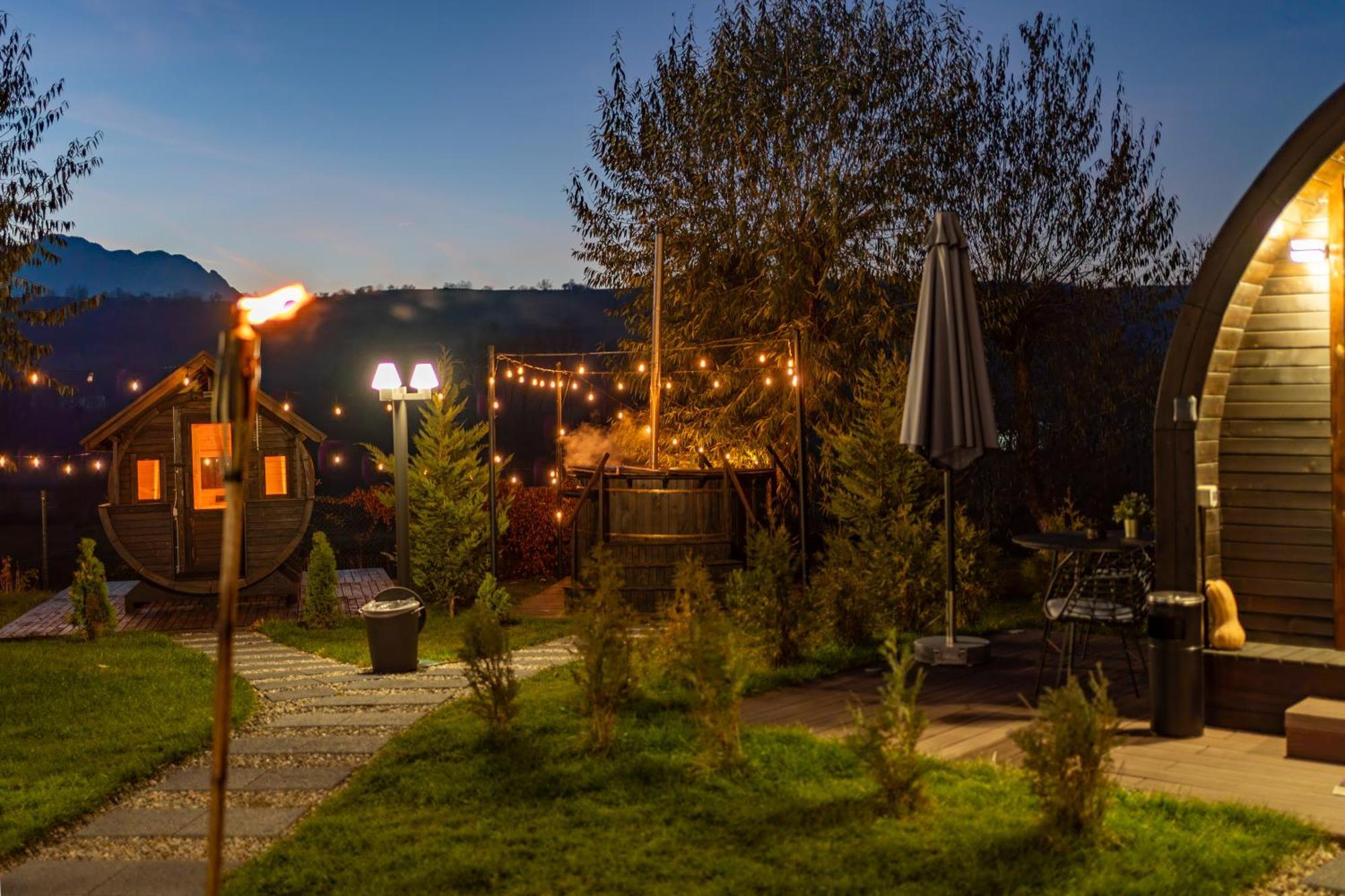 Glamp In Style Pods Resort ブラン エクステリア 写真