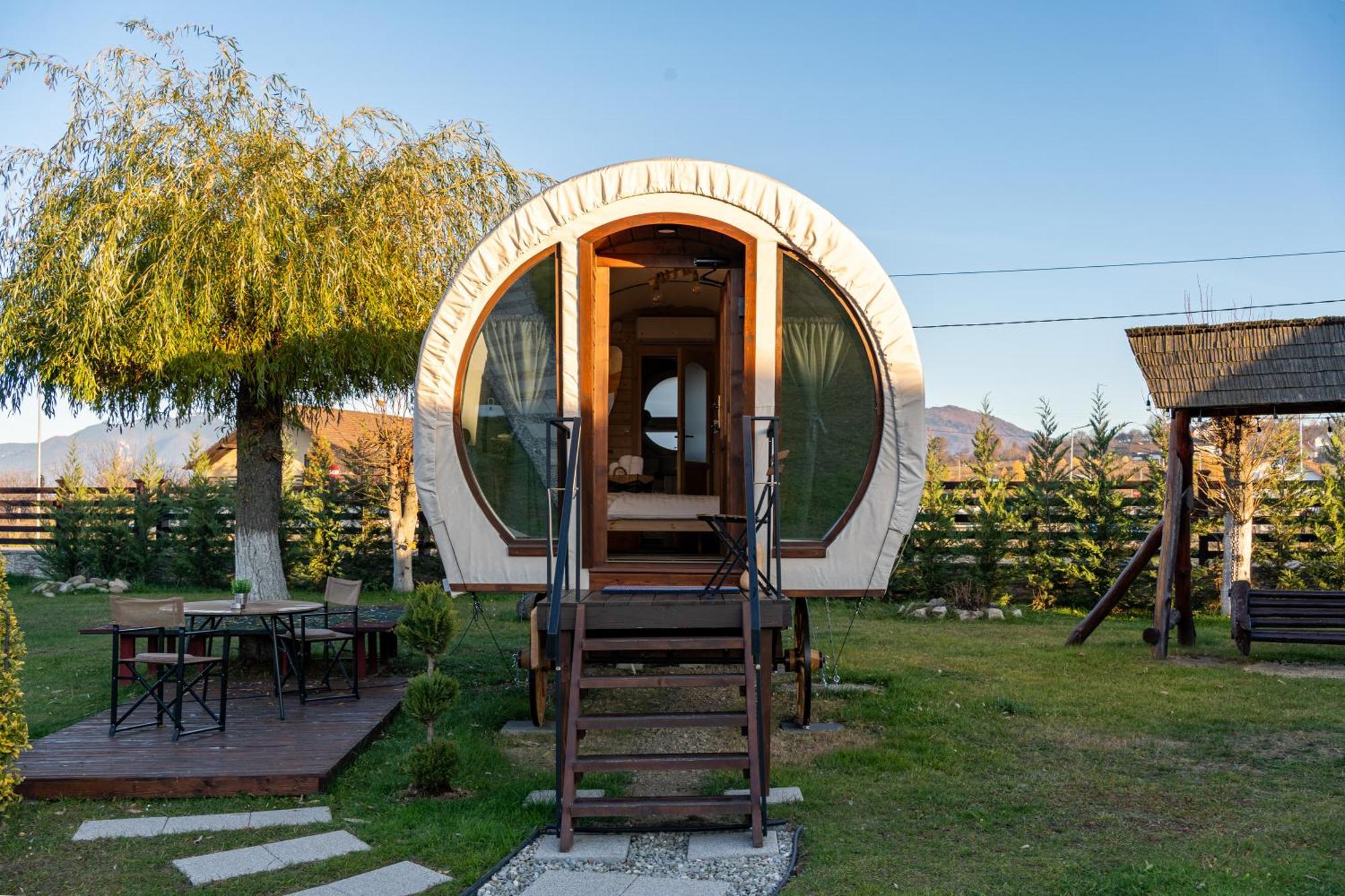 Glamp In Style Pods Resort ブラン エクステリア 写真
