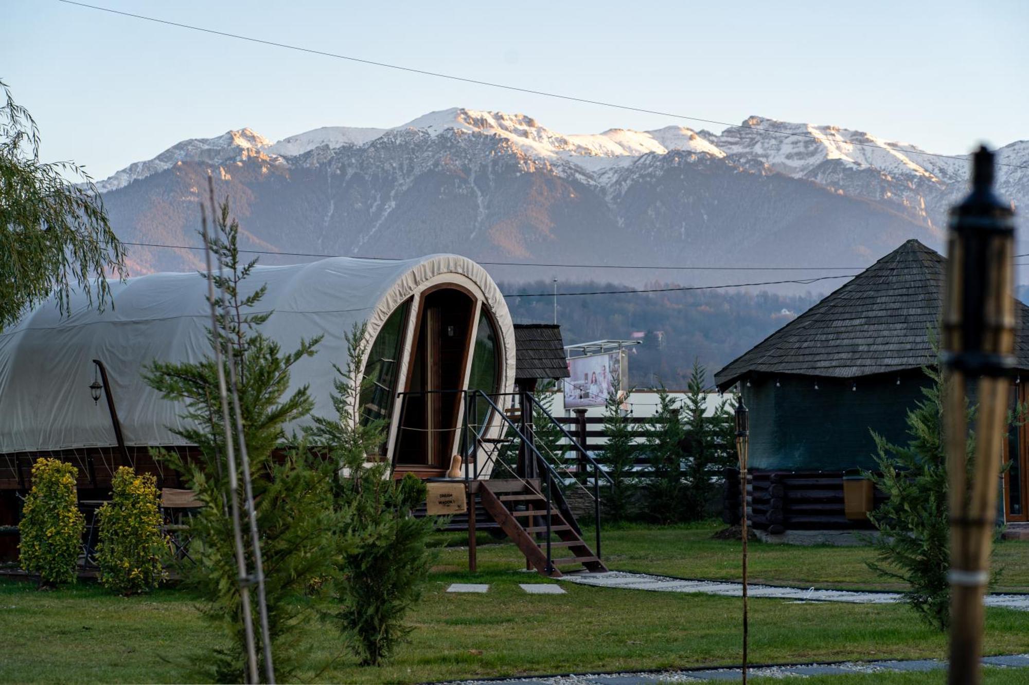 Glamp In Style Pods Resort ブラン エクステリア 写真
