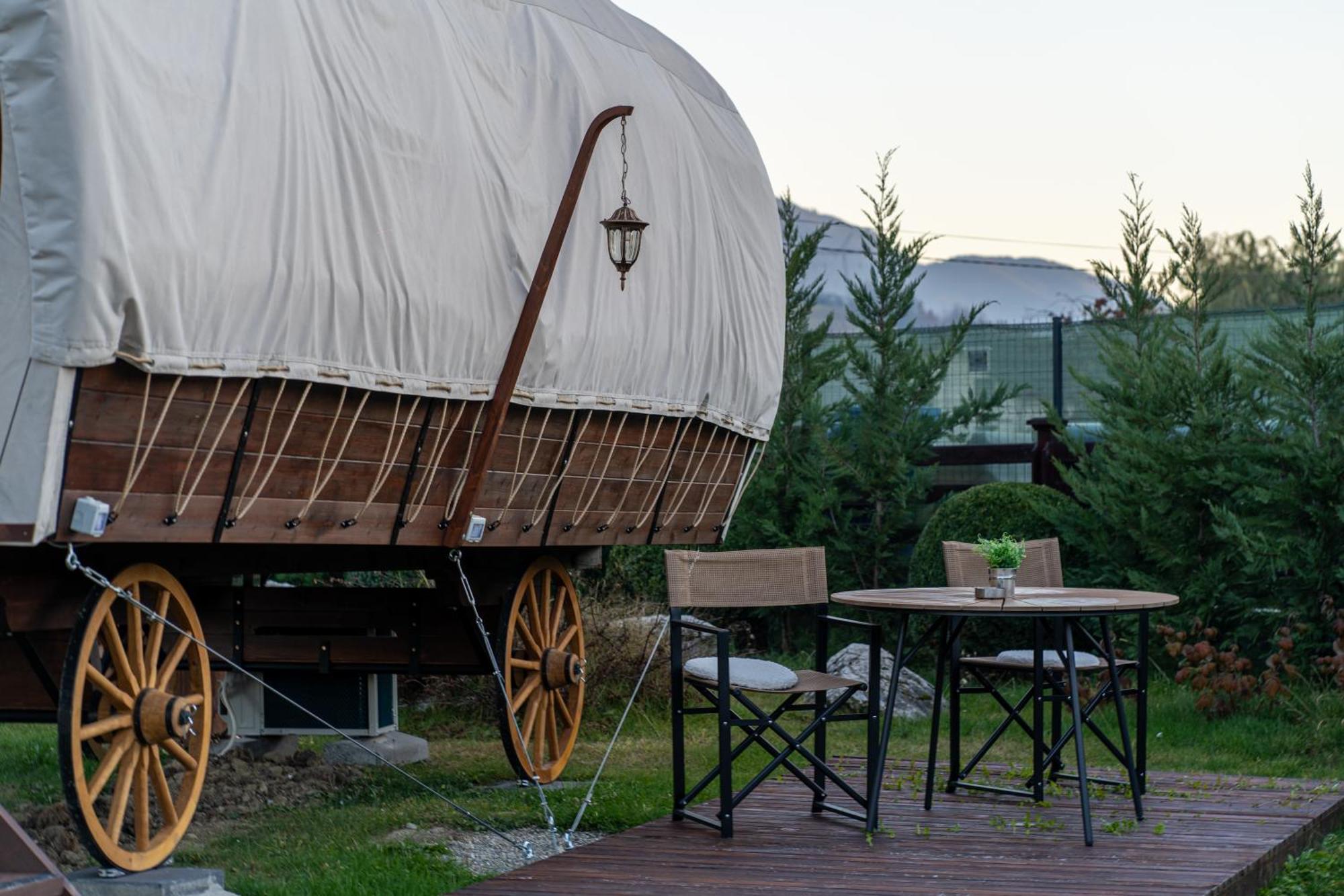 Glamp In Style Pods Resort ブラン エクステリア 写真