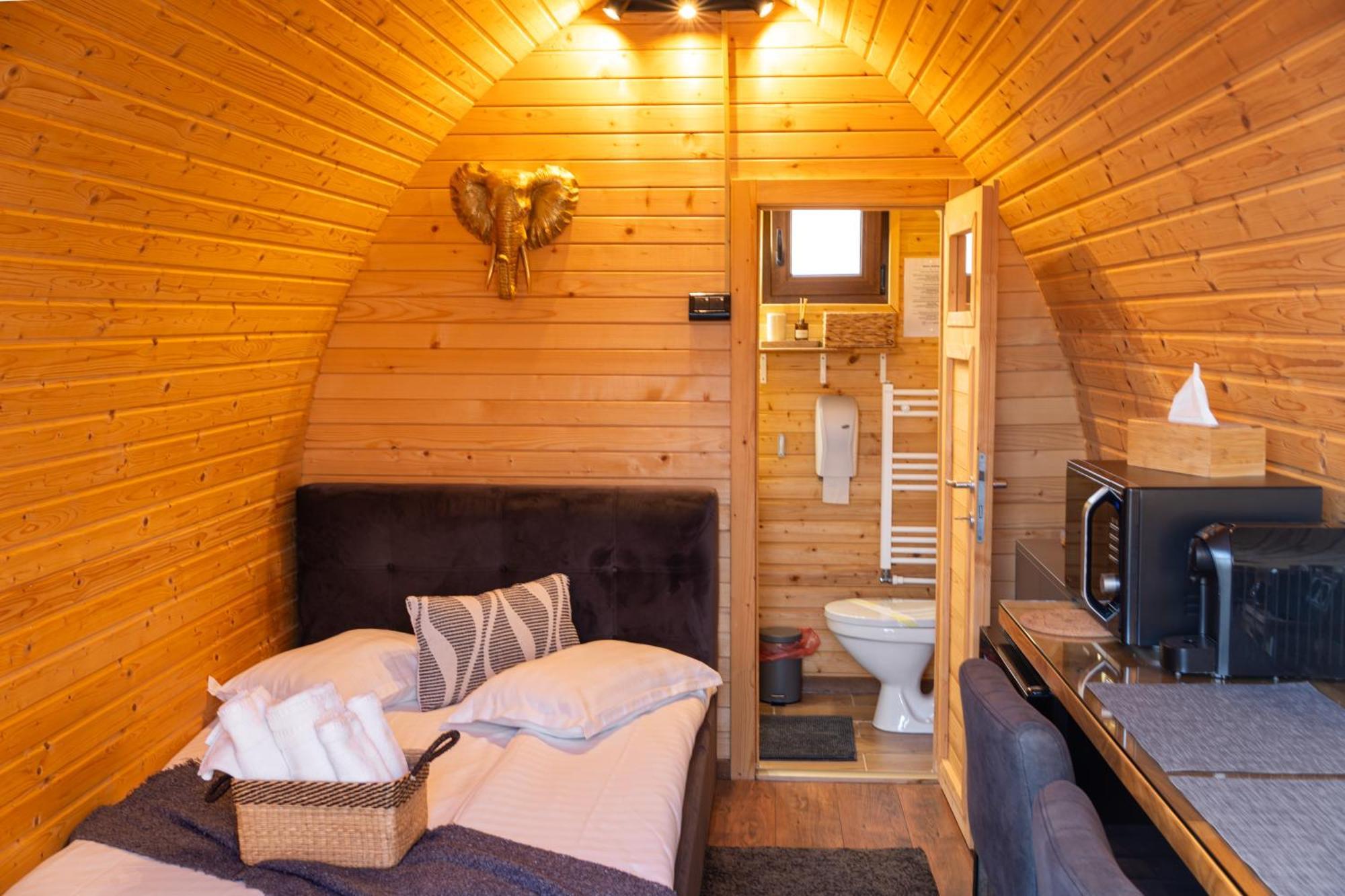 Glamp In Style Pods Resort ブラン エクステリア 写真